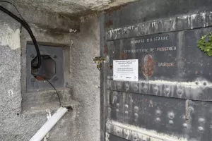 Ligne Maginot - NORD EST DE SAINT OURS (NESO) - (Abri) - Bloc 1 
L'entrée et son créneau