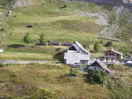Ligne Maginot - BOUSIEYAS - (Casernement) - Le hameau avec le casernement