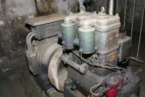 Ligne Maginot - COL DE RESTEFOND (RD) - (Ouvrage d'infanterie) - L'usine électrique
Détail des groupes électrogènes à moteur CLM 2 PJ 65