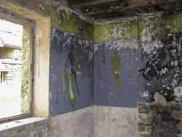 Ligne Maginot - FOURCHES - (Casernement) - Vue du mur du coté gauche de cheminée