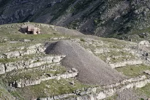 Ligne Maginot - LA MOUTIERE (MO) - (Ouvrage d'infanterie) - Vue inhabituelle du bloc 1
Derrière la cloche du bloc 3