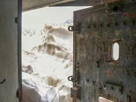 Ligne Maginot - LA MOUTIERE (MO) - (Ouvrage d'infanterie) - Bloc 1
L'entrée obstruée par la neige (en juin...)