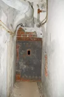 Ligne Maginot - LA MOUTIERE (MO) - (Ouvrage d'infanterie) - Couloir principal et 3e porte blindée
Vase d'expansion du chauffage sur la porte