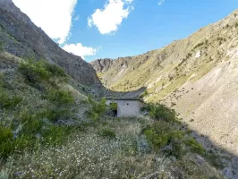 Ligne Maginot - LE PRA  - (Blockhaus pour arme infanterie) - Au fond le Salse Morène