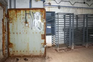 Ligne Maginot - RESTEFOND - (Ouvrage d'artillerie) - Bloc 6
Porte blindée et magasin M3 dans la chambre de tir
