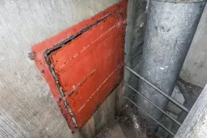Ligne Maginot - RESTEFOND - (Ouvrage d'artillerie) - Bloc 6
Fosse septique des WC dans les escaliers montant aux étages