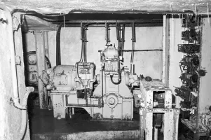 Ligne Maginot - RESTEFOND - (Ouvrage d'artillerie) - Bloc 6
La machinerie de l'ascenseur dans son état d'origine