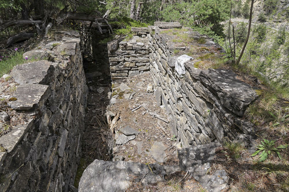 Ligne Maginot - FORT QUEYRAS 8 - (Cuve pour arme d'infanterie) - L'emplacement principal
