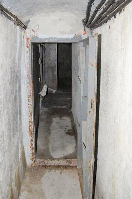 Ligne Maginot - ANCIEN CAMP - (Abri) - Porte étanche nord