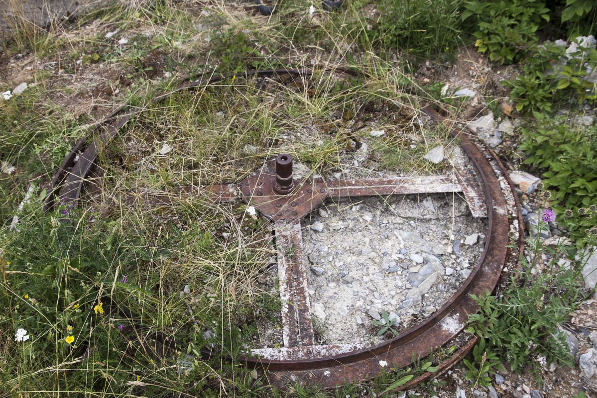 Ligne Maginot - BATTERIE DES CAURRES - (Position d'artillerie préparée) - Plateforme Mle 1930 sur une des positions de la batterie haute.