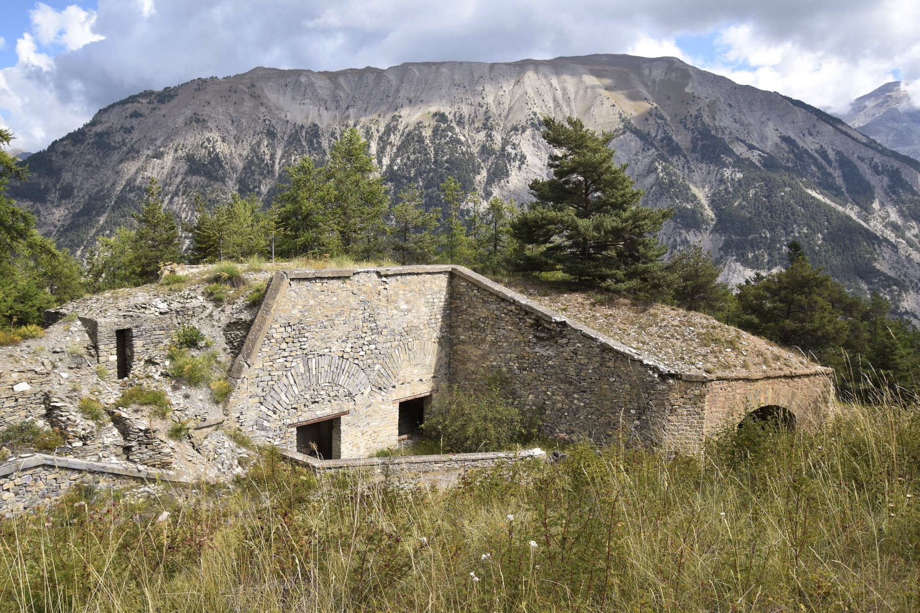 Ligne Maginot - BATTERIE DES CAURRES - (Position d'artillerie préparée) - Observatoire et casemates Bourges