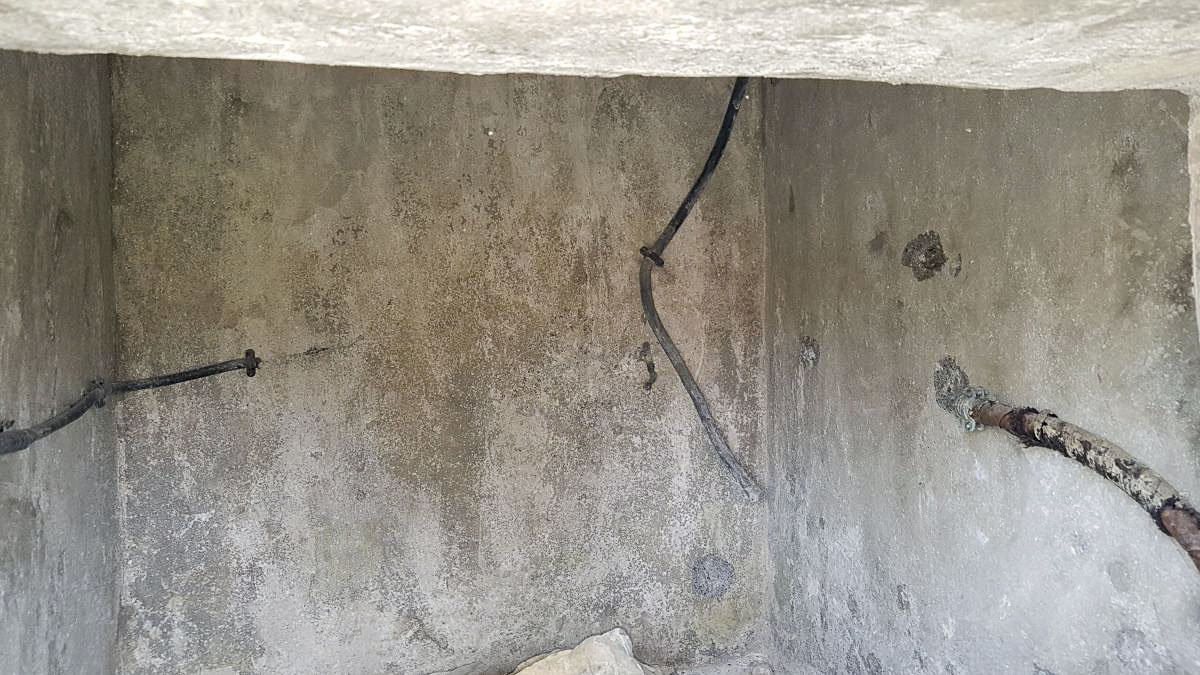 Ligne Maginot - ROCHE LA CROIX SUPERIEUR  - (Chambre de coupure) - 