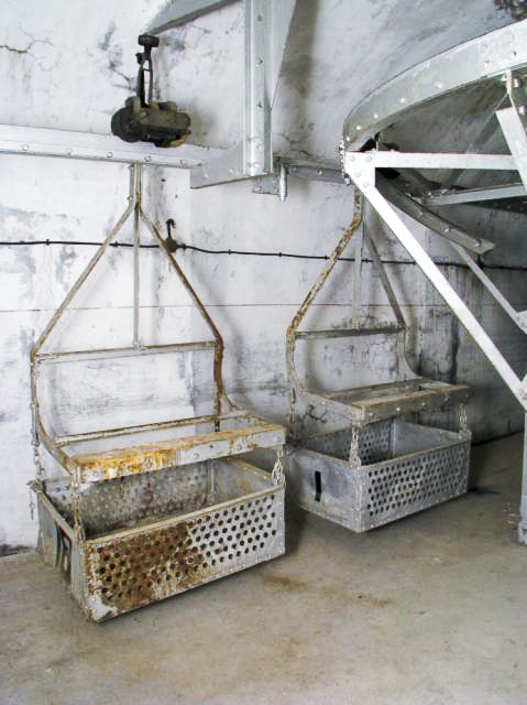 Ligne Maginot - TéLéPHéRIQUE DE ROCHE LA CROIX (RECETTE HAUTE) - (Téléphérique ( Recette)) - Bennes de transport de marchandise