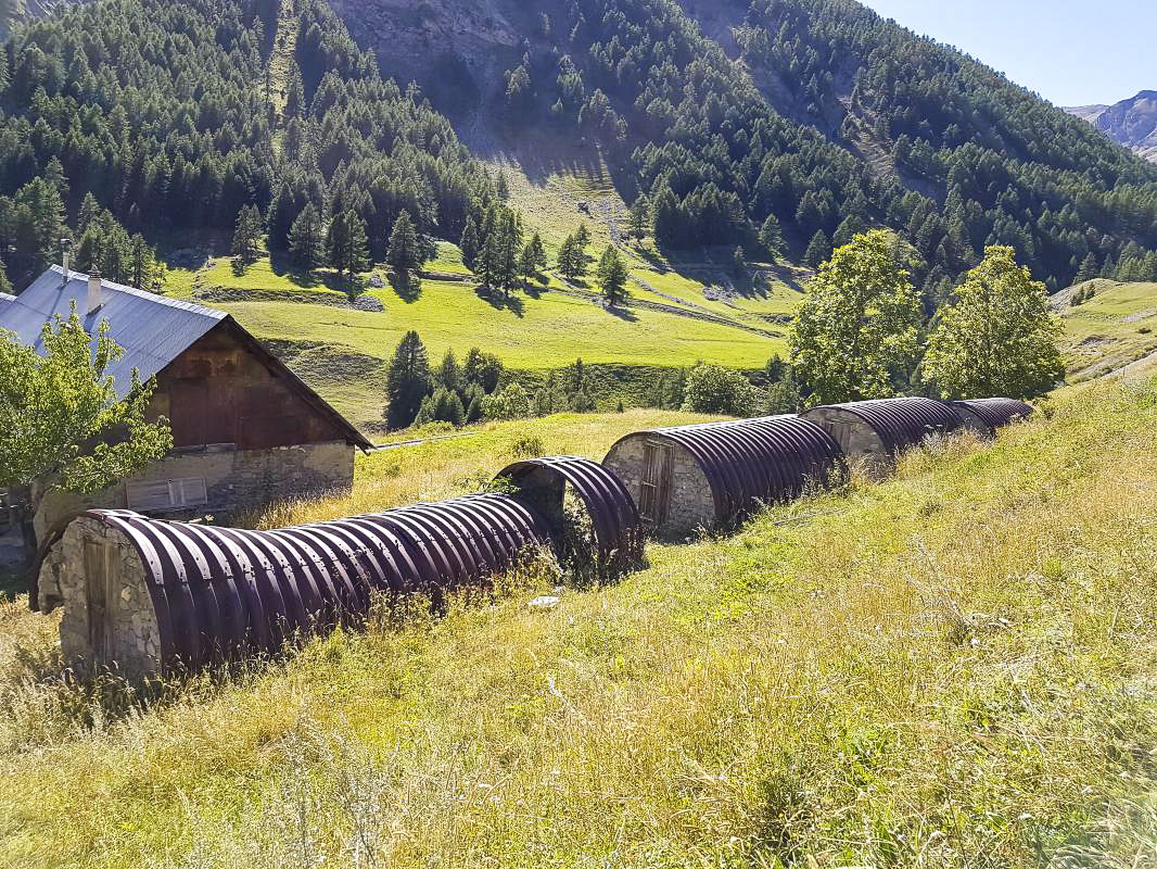 Ligne Maginot - BOUSIEYAS - (Casernement) - 