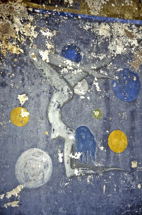 Ligne Maginot - FOURCHES - (Casernement) - et encore les peintures murales pour comparer leur état....