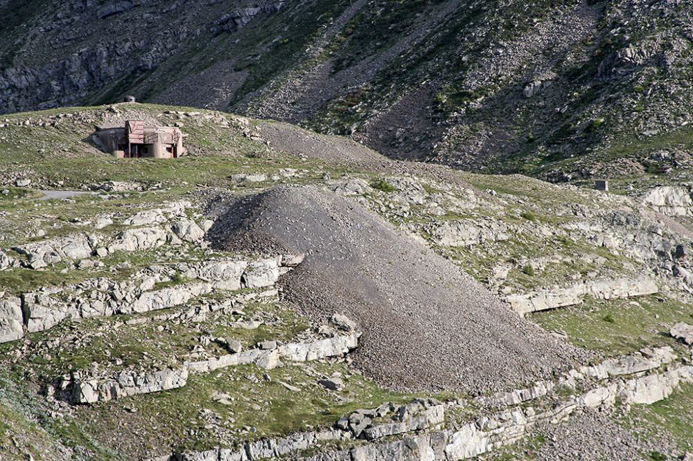 Ligne Maginot - LA MOUTIERE (MO) - (Ouvrage d'infanterie) - Vue inhabituelle du bloc 1
Derrière la cloche du bloc 3
