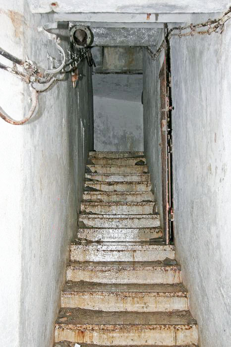 Ligne Maginot - LA MOUTIERE (MO) - (Ouvrage d'infanterie) - Bloc 1
L’escalier vers les dessous près de la porte blindée