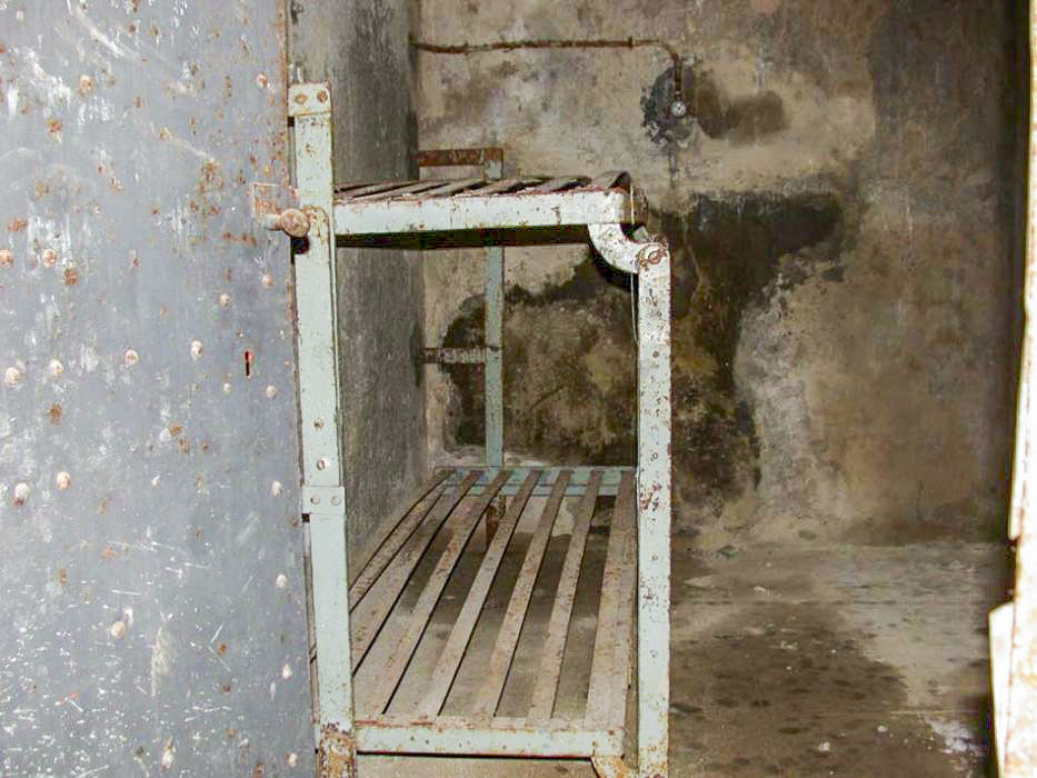 Ligne Maginot - LA MOUTIERE (MO) - (Ouvrage d'infanterie) - Le casernement
Une chambrée (officiers ?)