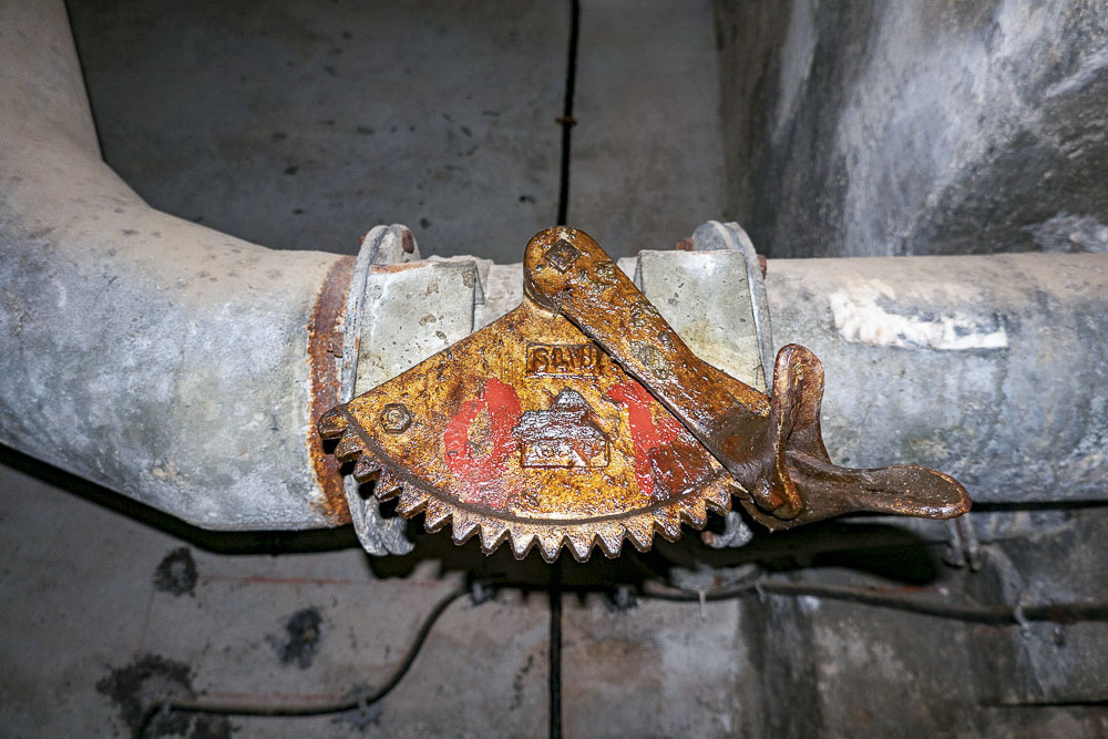 Ligne Maginot - LA MOUTIERE (MO) - (Ouvrage d'infanterie) - Ventilation de l'ouvrage
Registre de réglage dans une galerie