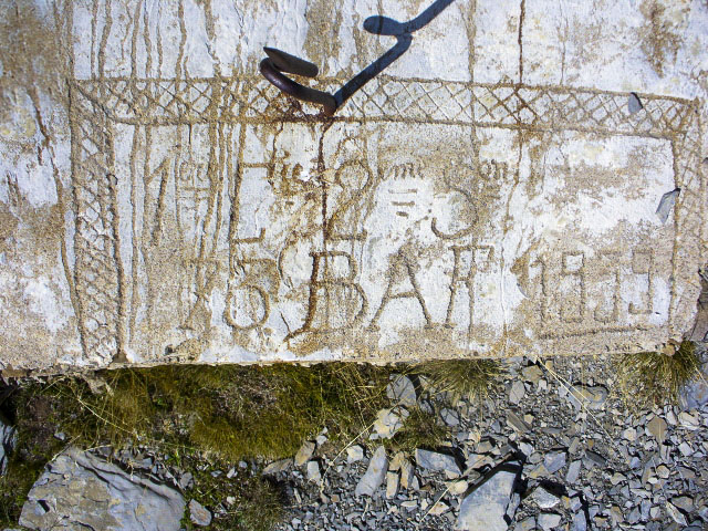 Ligne Maginot - VENTABREN - (Blockhaus pour arme infanterie) - Plaque de construction :
1° Compagnie   2° Section 
73° BAF   1939