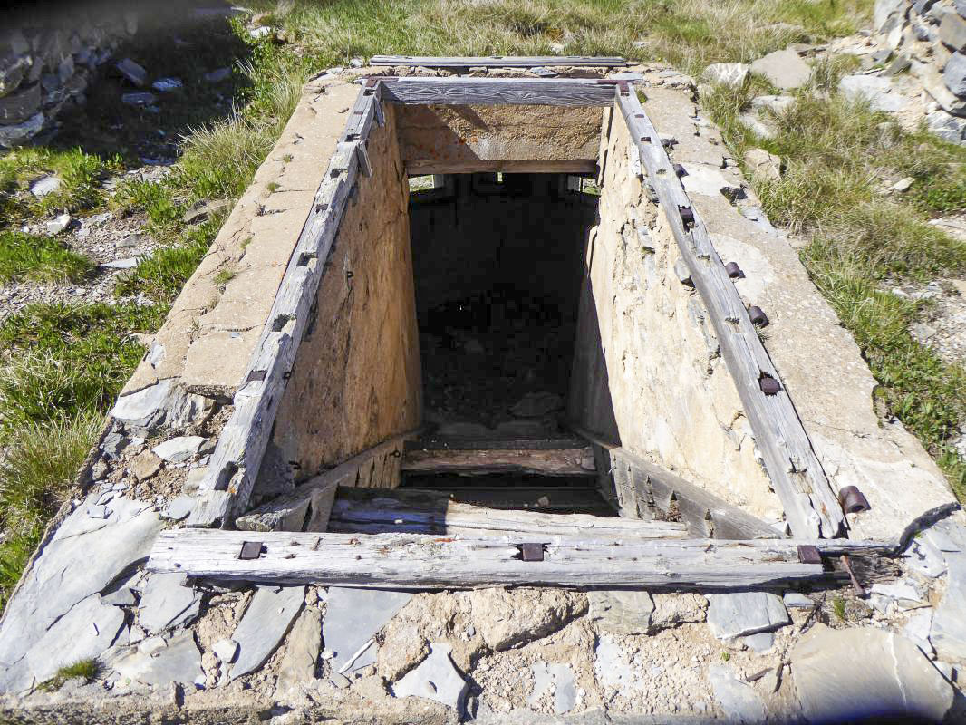 Ligne Maginot - PELOUSETTE - (Casernement) - Sortie sur la terrasse