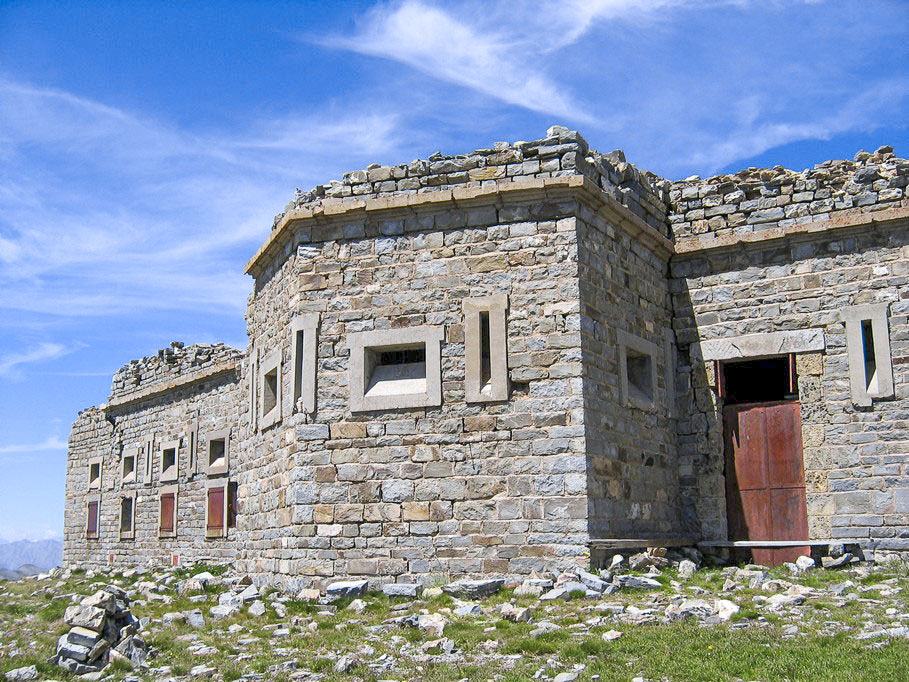 Ligne Maginot - PELOUSETTE (Casernement) - Vue du bastionnet