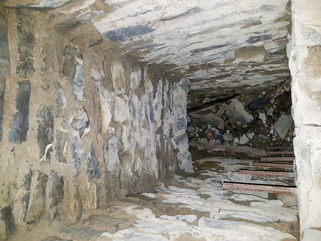 Ligne Maginot - PELOUSETTE - (Casernement) - Puits d'accès vers l'extérieur après la deuxième citerne