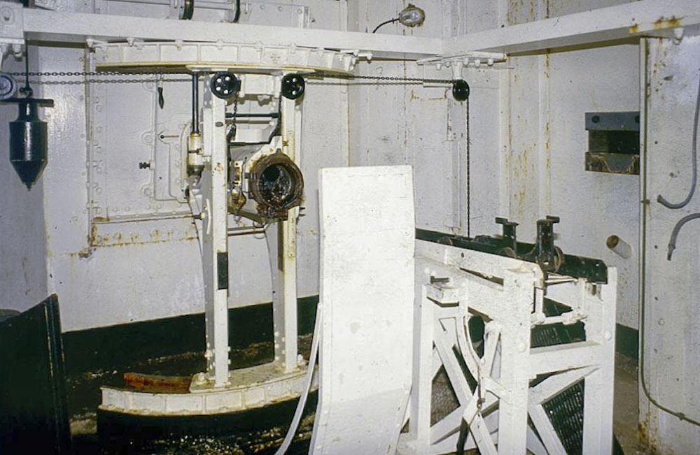 Ligne Maginot - RESTEFOND - (Ouvrage d'artillerie) - Bloc 6
Canon obusier de 75 mle 31