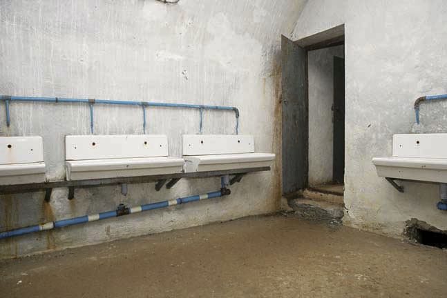 Ligne Maginot - RESTEFOND - (Ouvrage d'artillerie) - Le bloc sanitaires