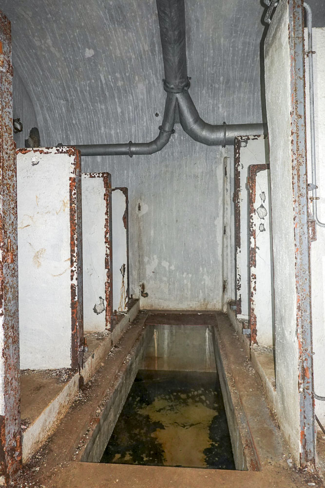 Ligne Maginot - RESTEFOND - (Ouvrage d'artillerie) - Latrines dans le casernement