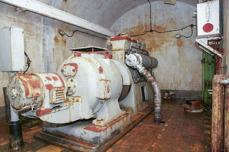 Ligne Maginot - RESTEFOND - (Ouvrage d'artillerie) - Usine électrique
Groupe électrogène à moteur CLM 408