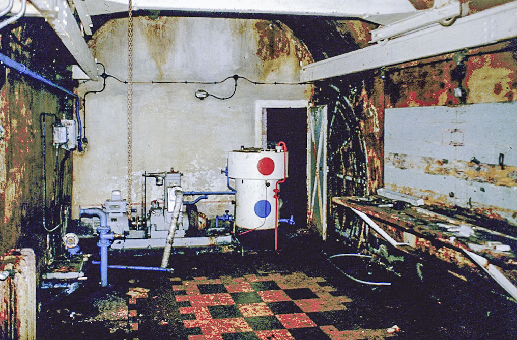 Ligne Maginot - RESTEFOND - (Ouvrage d'artillerie) - L'usine électrique
Le groupe auxiliaire CLM dans son état d'origine en 1982.