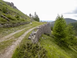 Ligne Maginot - CIME DE BACOUN - (Position d'artillerie préparée) - La route militaire