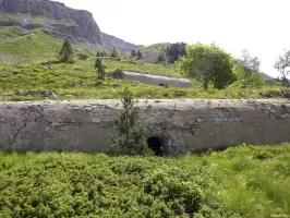 Ligne Maginot - COL DE CROUS (ABRIS ALPINS) - (Abri) - Grand abri du bas, avec au dessus le plus petit abri