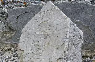 Ligne Maginot - COL DE CROUS (C) - (Ouvrage d'infanterie) - Les inscriptions des stèles se trouvant au milieu du col à 2.503m