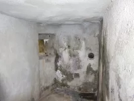 Ligne Maginot - E8 - GUILLAUMES - (Casemate d'infanterie - Simple) - Galerie vers le créneau sur le Var