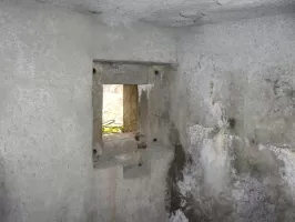 Ligne Maginot - E8 - GUILLAUMES - (Casemate d'infanterie - Simple) - Le créneau couvrant le lit du Var