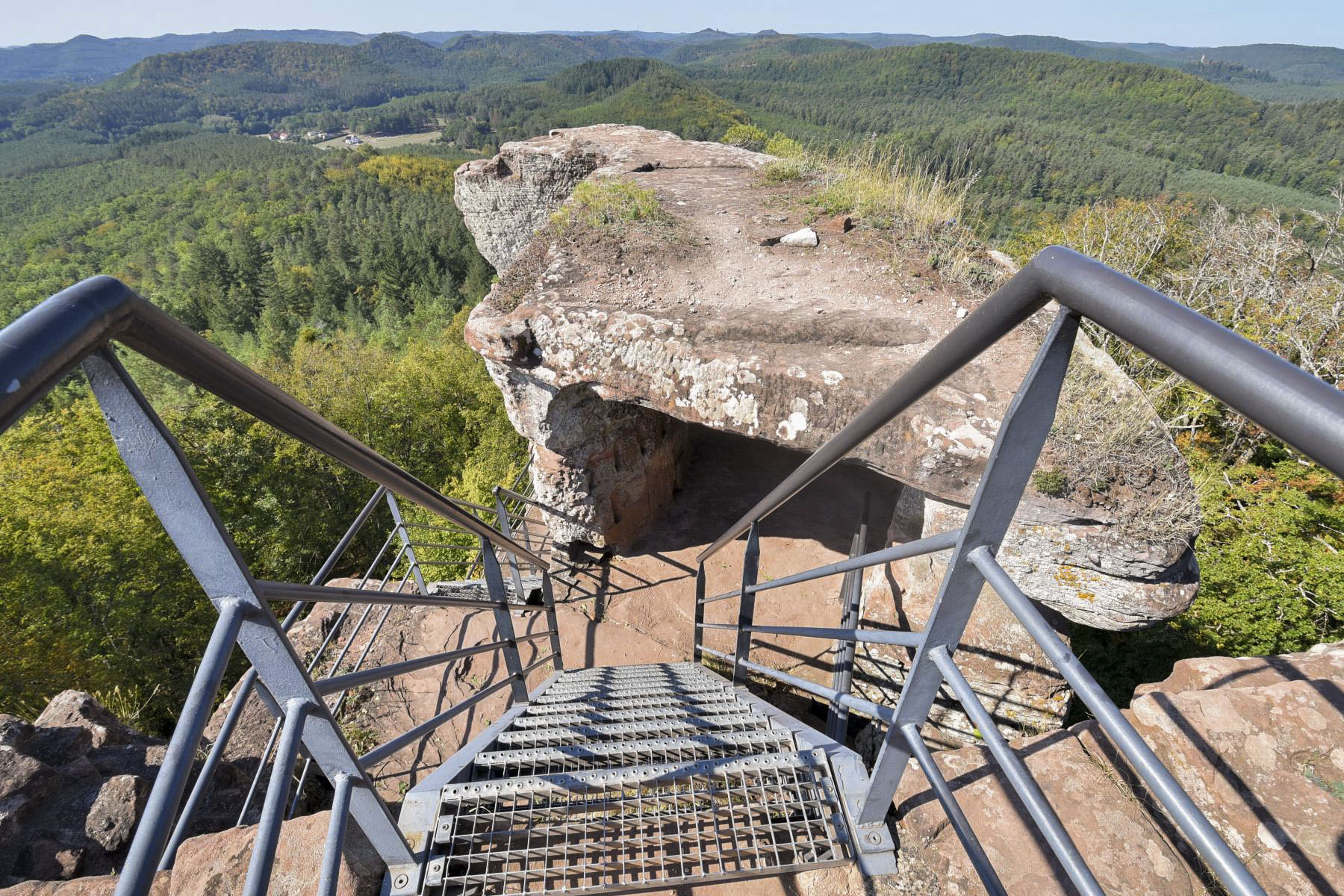 Ligne Maginot - FALKENSTEIN  CHATEAU - (Observatoire d'artillerie) - Rocher à l'extrémité du logis Ouest (Observatoire ?)