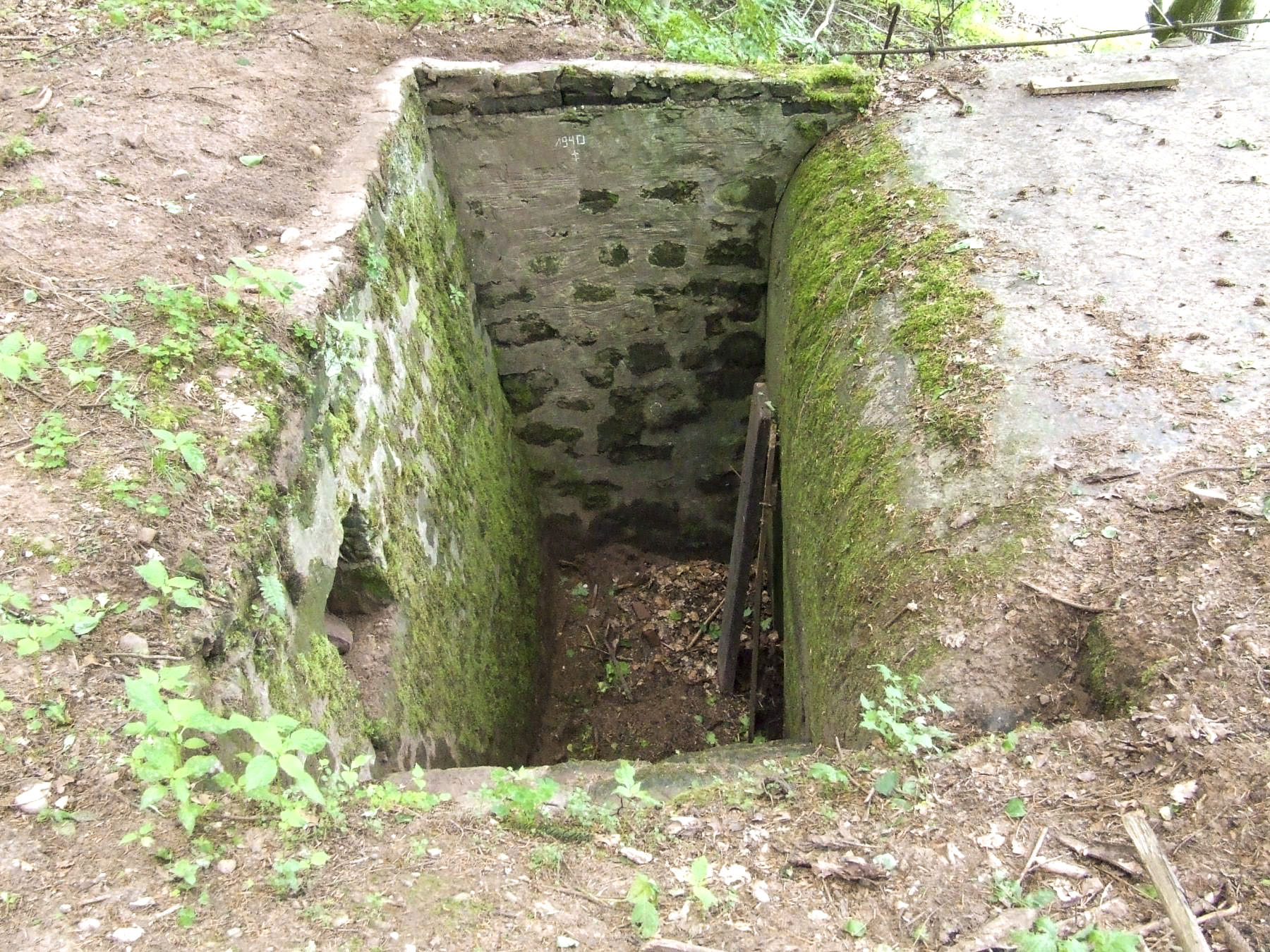 Ligne Maginot - SCHORBACHERBERG - (Blockhaus pour arme infanterie) - La tranchée maçonnée donnant accès à l'entrée