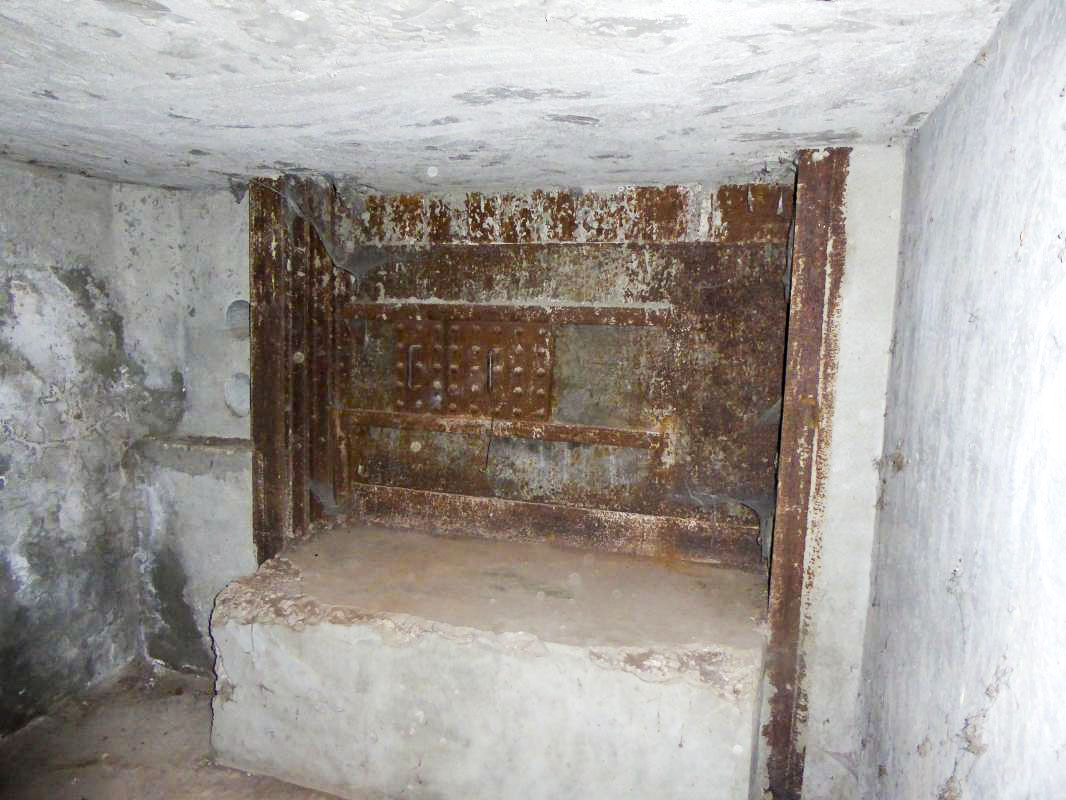 Ligne Maginot - E8 - GUILLAUMES - (Casemate d'infanterie - Simple) - Le créneau pour canon AC 25