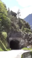 Ligne Maginot - CHAPELLE SAINT SAUVEUR - (Blockhaus pour arme infanterie) - Vue du bloc au dessus du tunnel depuis la route en provenance d'Isola direction Nice