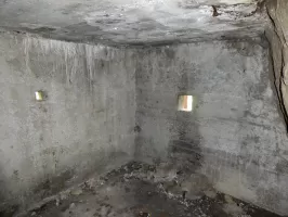 Ligne Maginot - CHAPELLE SAINT SAUVEUR - (Blockhaus pour arme infanterie) - Deuxième créneau et petit créneau d'observation à gauche