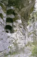 Ligne Maginot - CHIUSE DE BAUMA NEGRA - (Casemate d'infanterie - Simple) - Le créneau flanque l'ancienne voie ferrée 