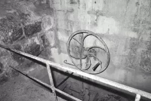 Ligne Maginot - CHIUSE DE SAINT JEAN LA RIVIERE - (Casemate d'infanterie - Simple) - Une partie du mécanisme du pont escamotable