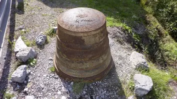 Ligne Maginot - FRESSINEA (POSTE) - (Casernement) - Cuirassement exposé à proximité
Cloche observatoire STG par éléments
Cette cloche était destinée à l'observatoire Roure-Le Tiècs