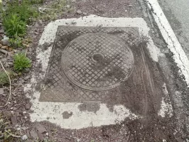Ligne Maginot - FRESSINEA - (DMP - Dispositif de Mine Permanent) - Tampon de visite donnant accès au puits.