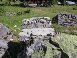 Ligne Maginot - GRANGES DE LA BRASQUE - CAMP DU TOURNAIRET - (Casernement) - Pierre sculptée