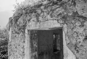 Ligne Maginot - VALABRES - (Casernement) - On voyait encore l'inscription 'POSTE DE POLICE' en 1983.