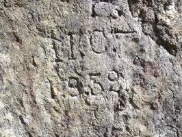 Ligne Maginot - VALABRES - (Casernement) - Graffitis sur la paroi rocheuse