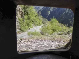 Ligne Maginot - VALABRES PRINCIPAL (OU NORD) (VP) - (Ouvrage d'infanterie) - Bloc 2
Créneau de gauche, vue sur la RN 205